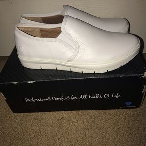 BRAND NEW! Nurse Mates Adela shoes Size 8.5